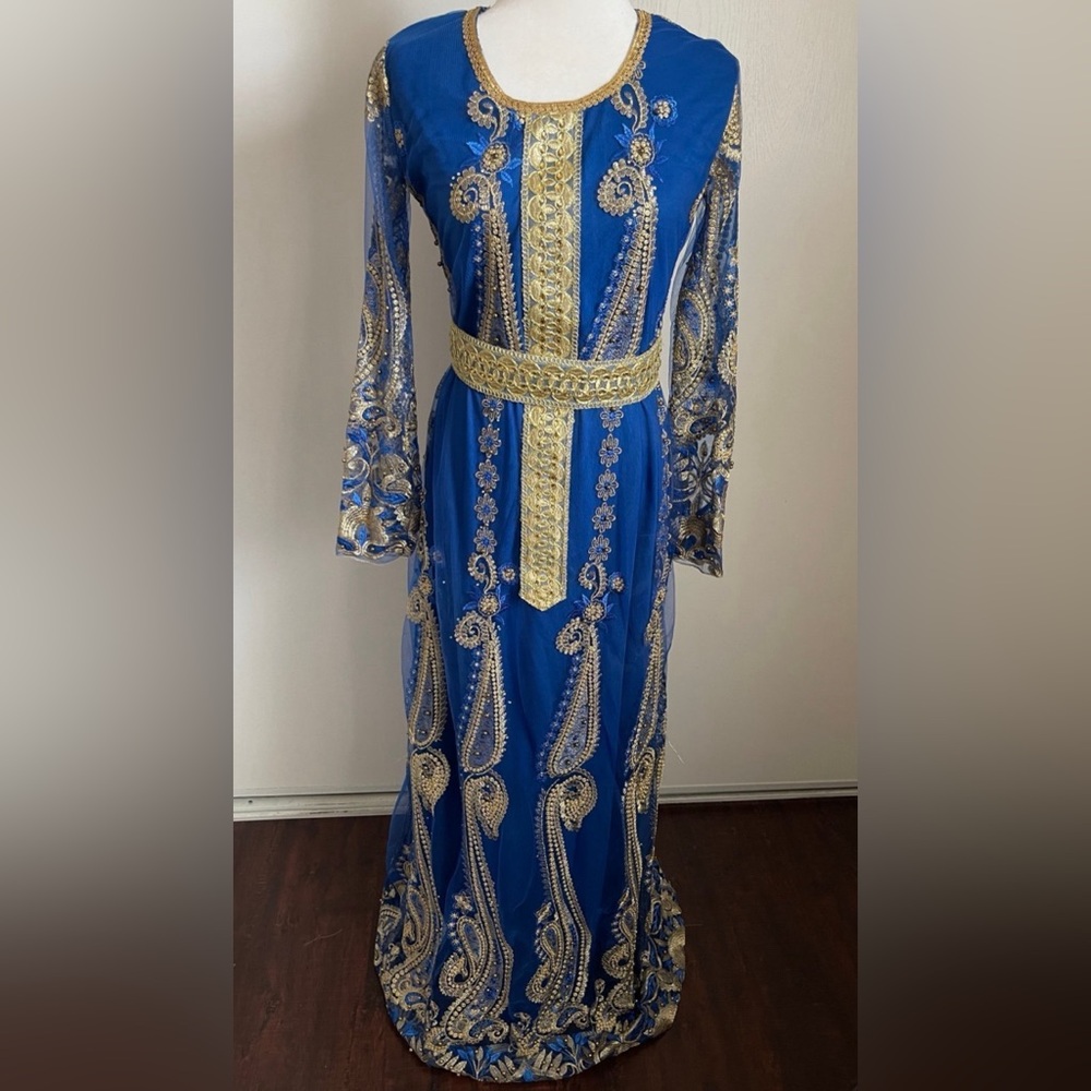 Moroccan Kaftan
Like new needs dry clean. Great quality need to sell asap.